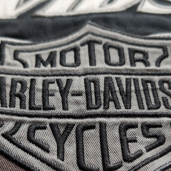 Harley-Davidson Men's Red and Gray Shirt - Picture 11 of 12